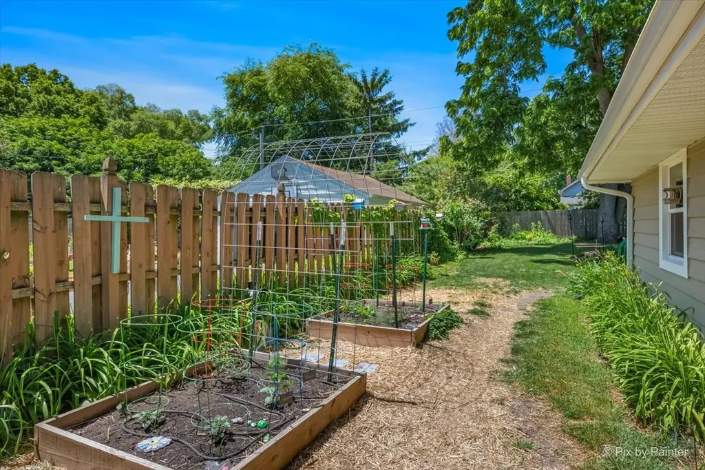 321 Ingleside Avenue Aurora IL 60506