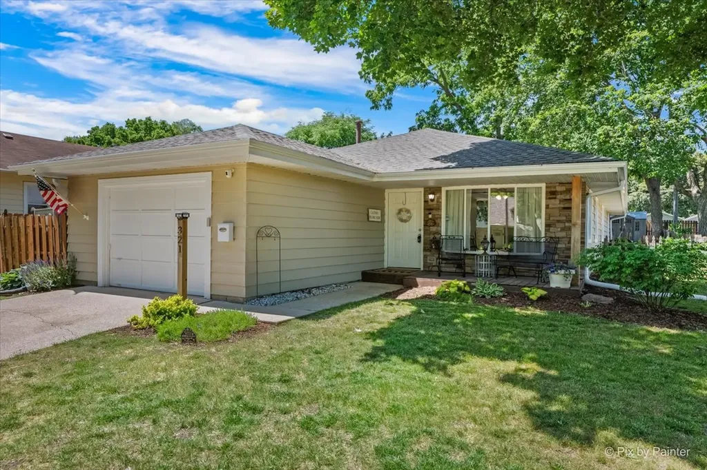 321 Ingleside Avenue Aurora IL 60506
