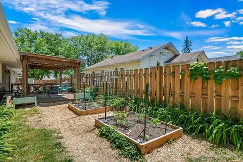 321 Ingleside Avenue Aurora IL 60506