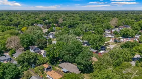 321 Ingleside Avenue Aurora IL 60506