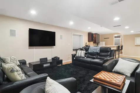 2313 Avalon Drive Buffalo Grove IL 60089
