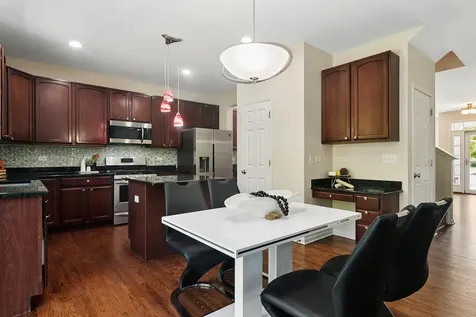 2313 Avalon Drive Buffalo Grove IL 60089