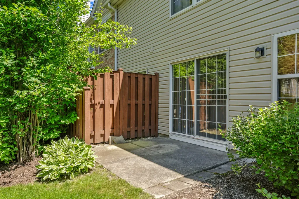 2910 Belle Lane Schaumburg IL 60193