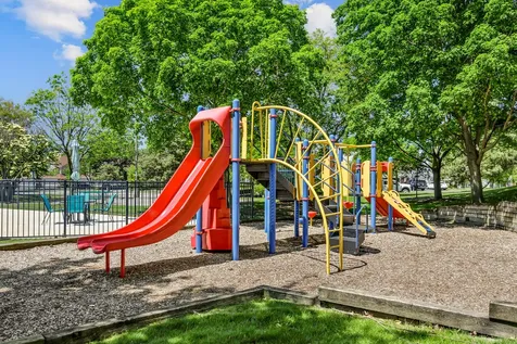 2910 Belle Lane Schaumburg IL 60193
