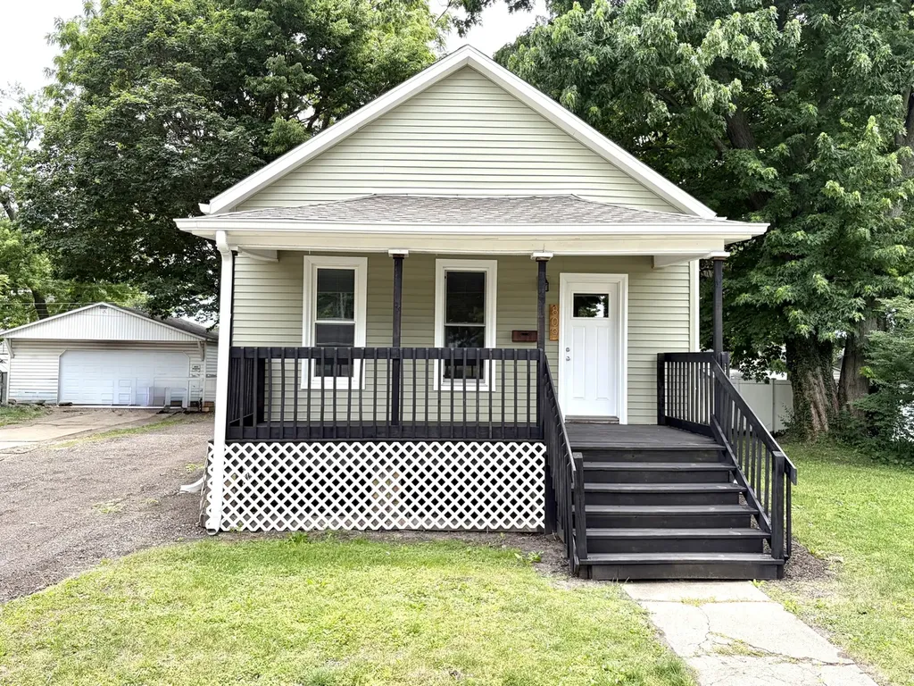 809 Douglas Street Bloomington IL 61701
