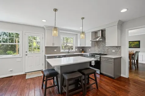 627 South Patton Avenue Arlington Heights IL 60005