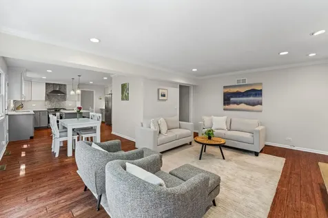 627 South Patton Avenue Arlington Heights IL 60005