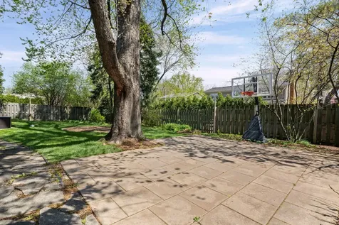 627 South Patton Avenue Arlington Heights IL 60005