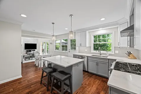 627 South Patton Avenue Arlington Heights IL 60005