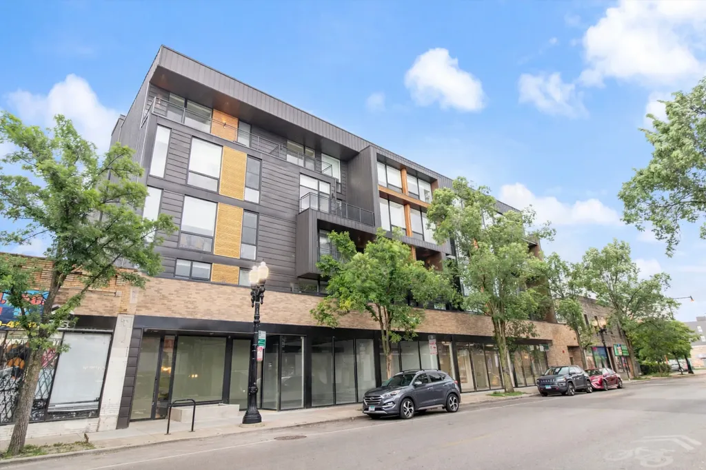 4513 North Clark Street Chicago IL 60640
