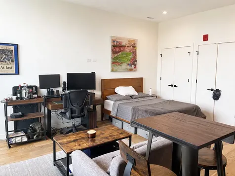 4513 North Clark Street Chicago IL 60640