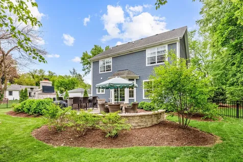 715 Oakwood Drive Geneva IL 60134