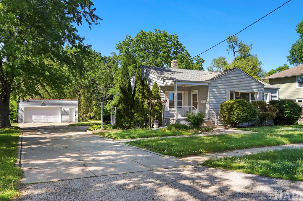 281 Chestnut Street Antioch IL 60002
