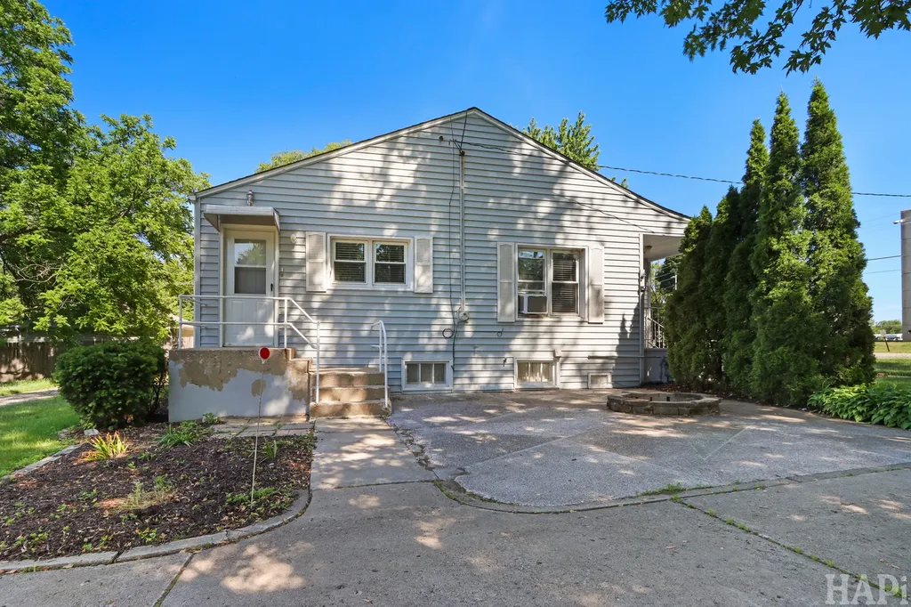281 Chestnut Street Antioch IL 60002