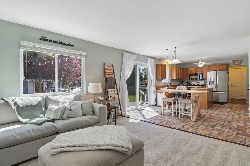 3880 Thornberry Way Lake In The Hills IL 60156