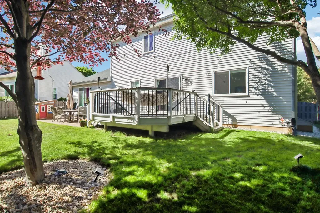 3880 Thornberry Way Lake In The Hills IL 60156