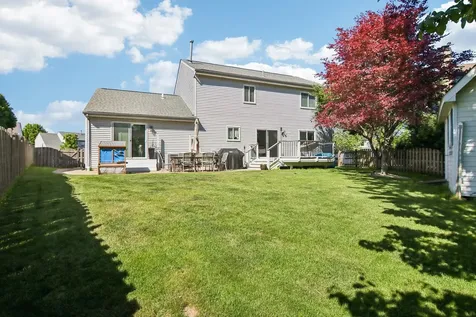 3880 Thornberry Way Lake In The Hills IL 60156