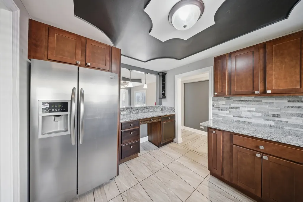 810 Superior Street Aurora IL 60505