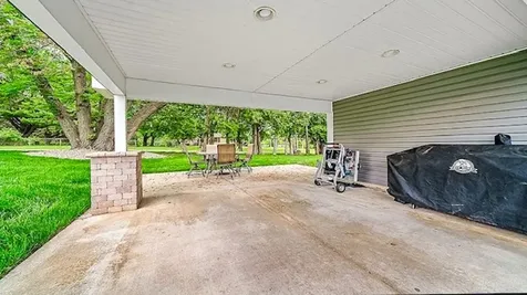 2912 Woodlawn Road Sterling IL 61081