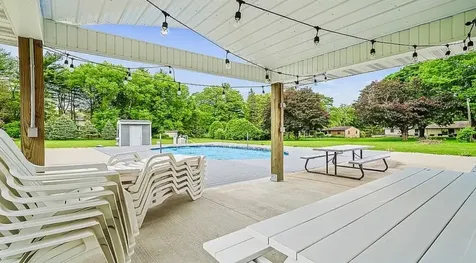 2912 Woodlawn Road Sterling IL 61081