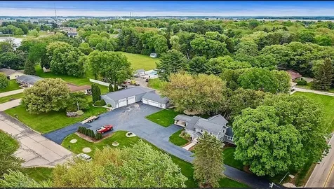 2912 Woodlawn Road Sterling IL 61081