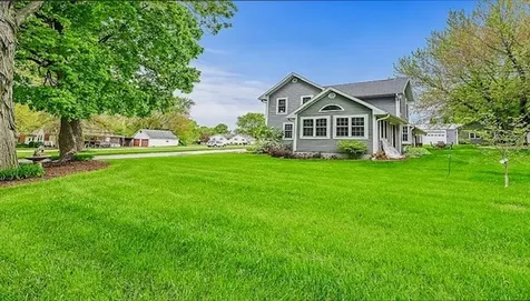 2912 Woodlawn Road Sterling IL 61081