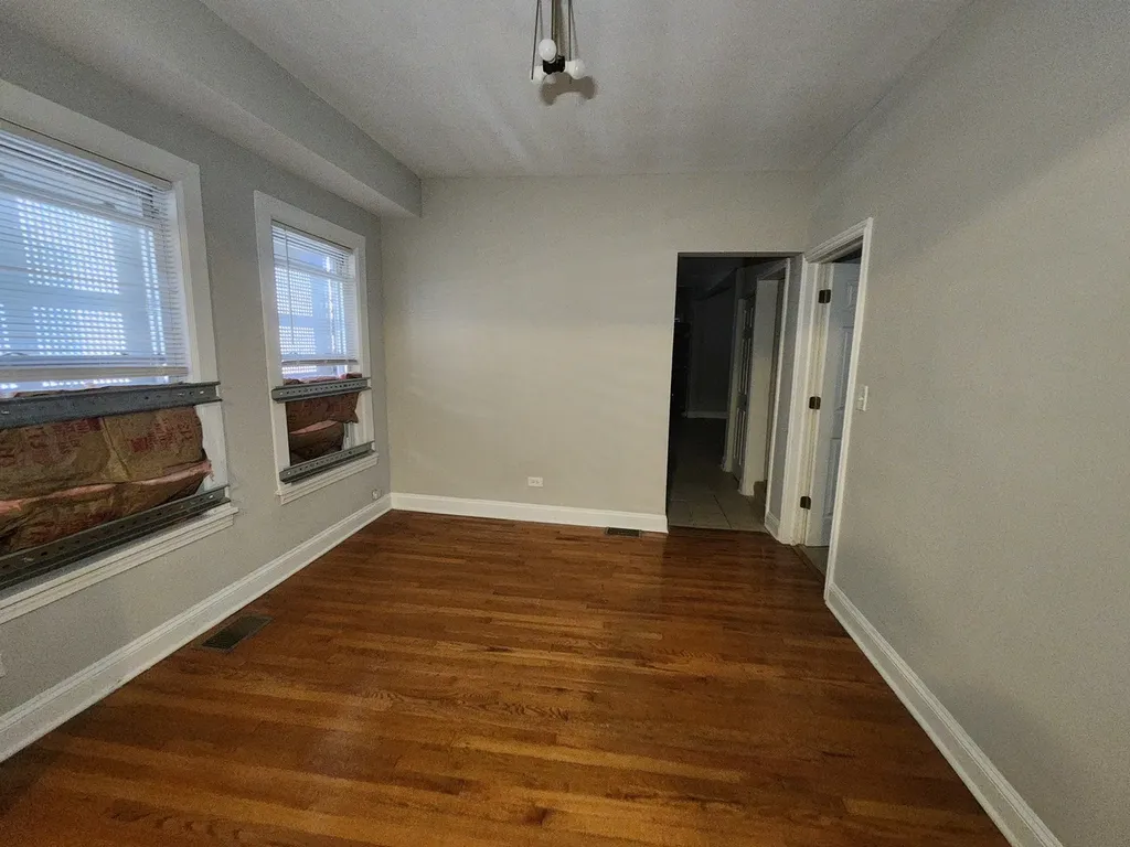 7403 South Dante Avenue Chicago IL 60619