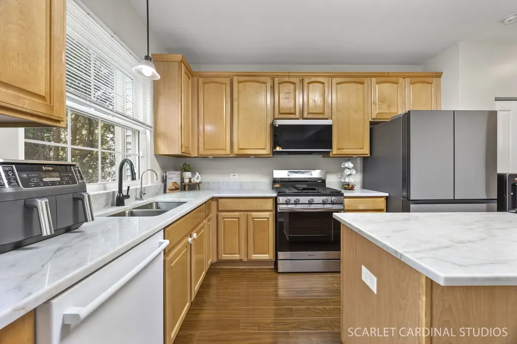 2826 Peachtree Circle Aurora IL 60502