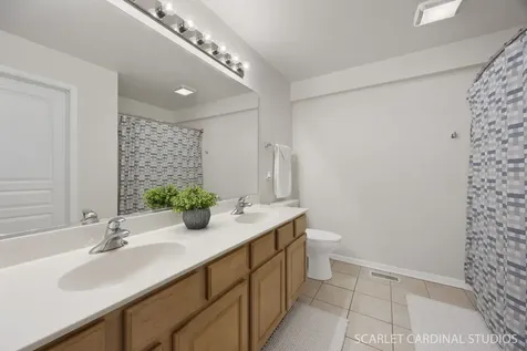 2826 Peachtree Circle Aurora IL 60502