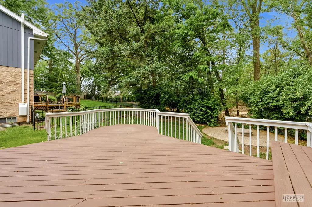 2340 Ridgewood Road Lisle IL 60532
