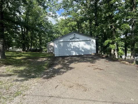 395 Arrowhead Drive Goreville IL 62939