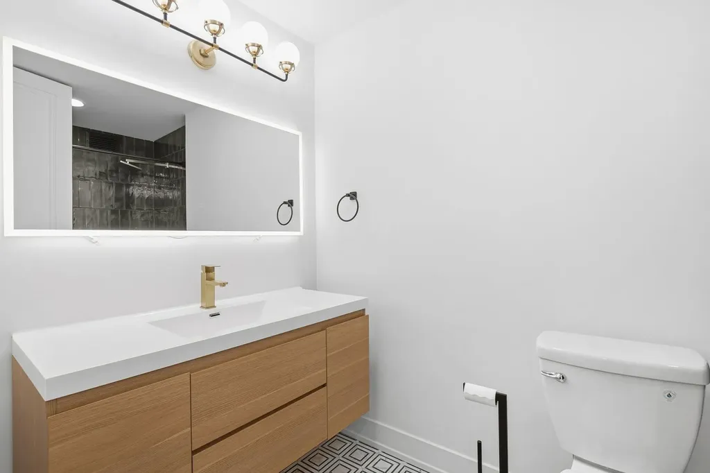 200 East Delaware Place Chicago IL 60611