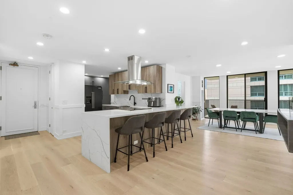 200 East Delaware Place Chicago IL 60611