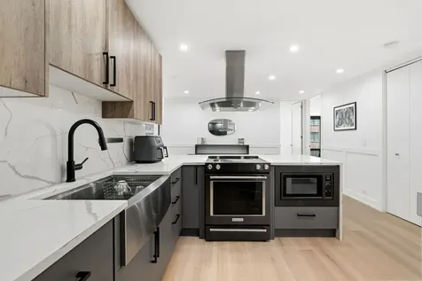 200 East Delaware Place Chicago IL 60611