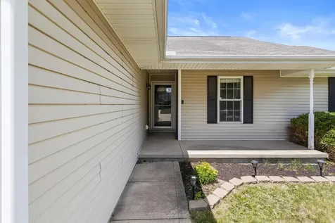 602 Wingstem Drive St. Joseph IL 61873