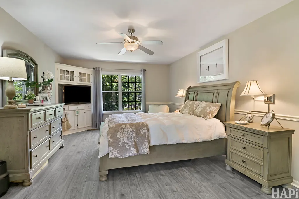 1090 Winding Glen Court Carol Stream IL 60188
