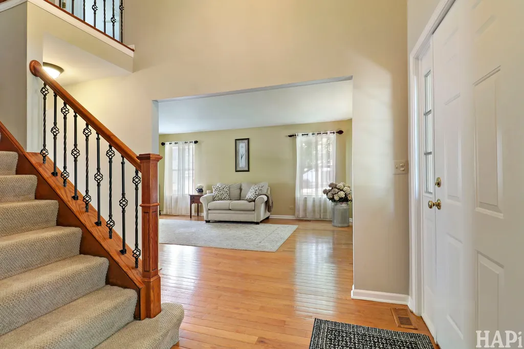 1090 Winding Glen Court Carol Stream IL 60188