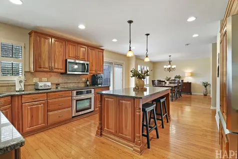 1090 Winding Glen Court Carol Stream IL 60188