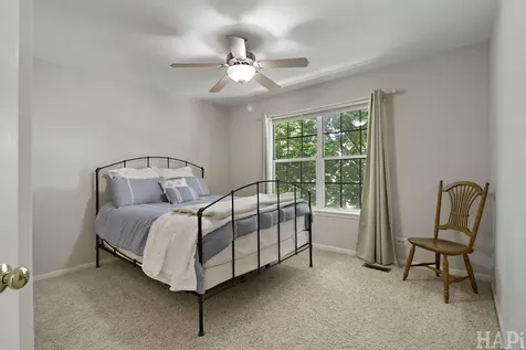1090 Winding Glen Court Carol Stream IL 60188