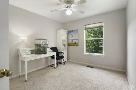 1090 Winding Glen Court Carol Stream IL 60188