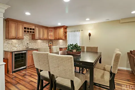1090 Winding Glen Court Carol Stream IL 60188