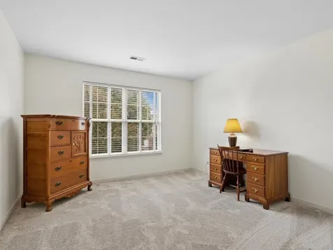 260 Summerdale Lane Algonquin IL 60102