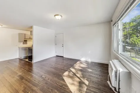 6000 North Winthrop Avenue Chicago IL 60660