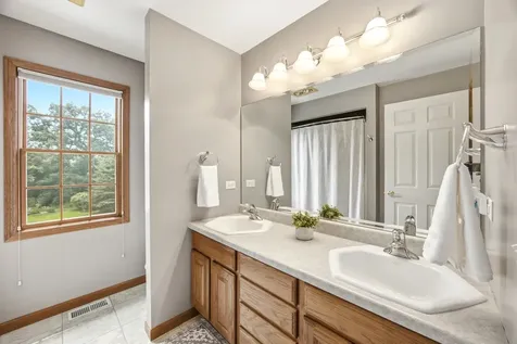 5121 Tall Oaks Drive Ringwood IL 60072