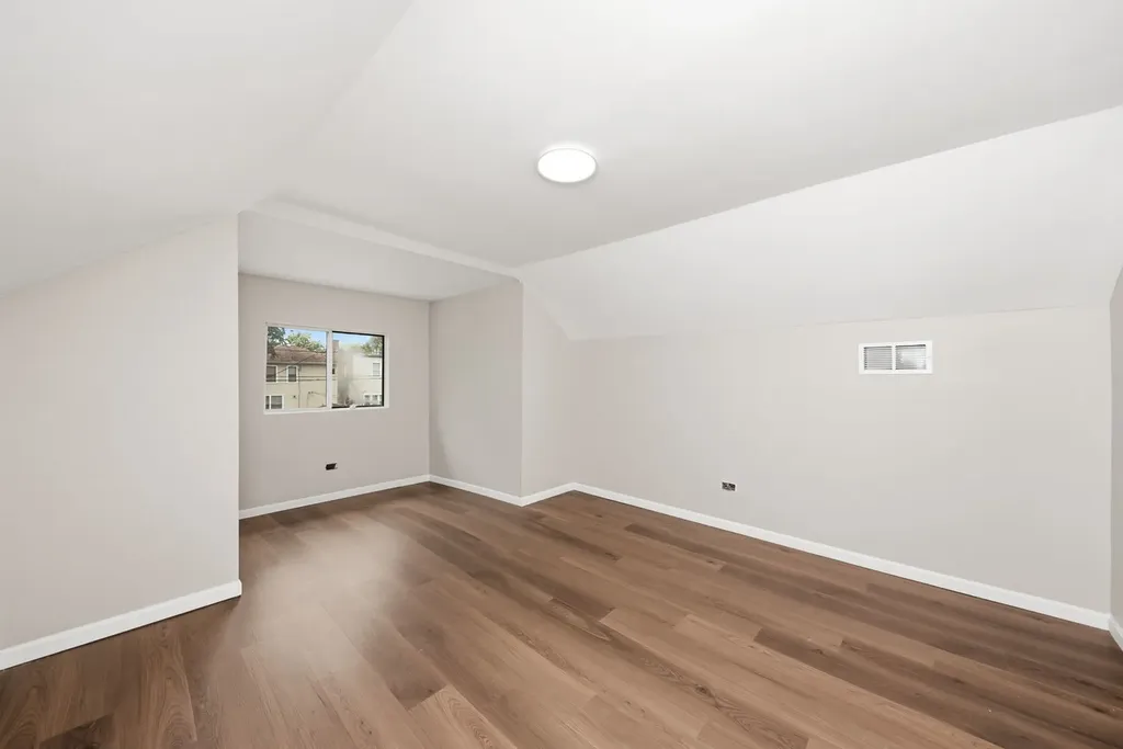 10742 South Prairie Avenue Chicago IL 60628