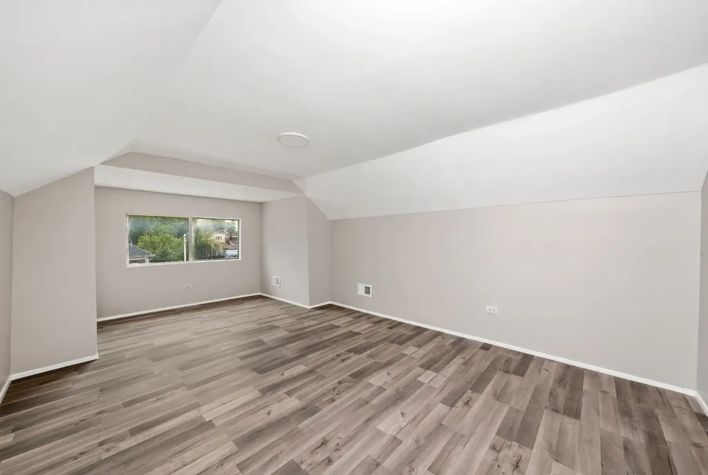 10742 South Prairie Avenue Chicago IL 60628