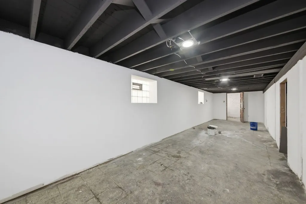 10742 South Prairie Avenue Chicago IL 60628