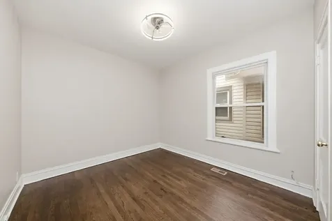 10742 South Prairie Avenue Chicago IL 60628