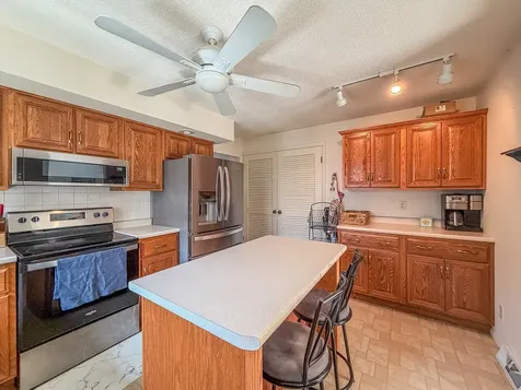 2112 Plymouth Drive Champaign IL 61821