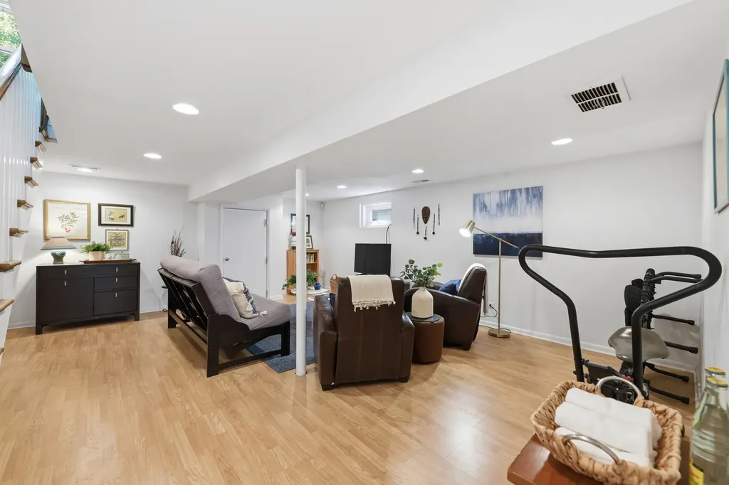 1429 West Huron Street Chicago IL 60642
